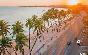 Edf á beira mar de Ponta Verde - Apt por temporada com 02 quartos com vista lateral mar - melhor localização na Orla de Maceió